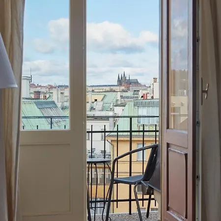 Διαμέρισμα Days - One-bedroom With View Of Castle From Balcony Near Wenceslas Square