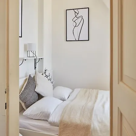 Days - One-bedroom With View Of Castle From Balcony Near Wenceslas Square Διαμέρισμα *