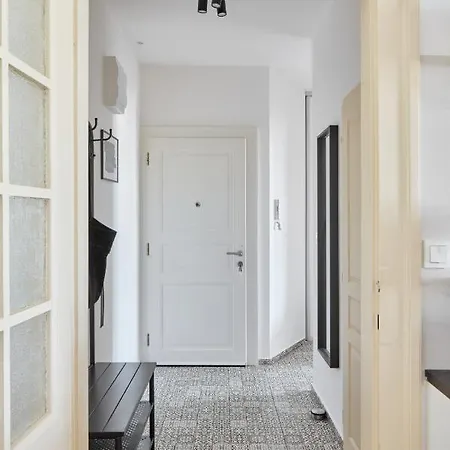 Days - One-bedroom With View Of Castle From Balcony Near Wenceslas Square Διαμέρισμα Πράγα