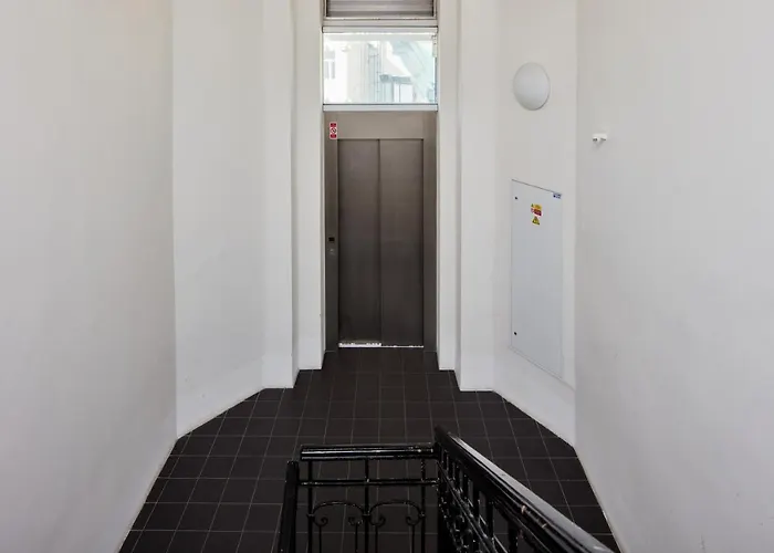 Days - One-bedroom With View Of Castle From Balcony Near Wenceslas Square Praha