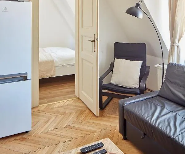 Days - One-bedroom With View Of Castle From Balcony Near Wenceslas Square Apartmán