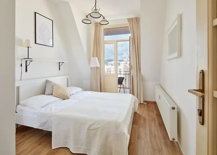 Days - One-bedroom With View Of Castle From Balcony Near Wenceslas Square Apartmán
