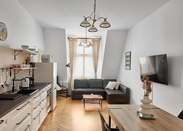Days - One-bedroom With View Of Castle From Balcony Near Wenceslas Square *